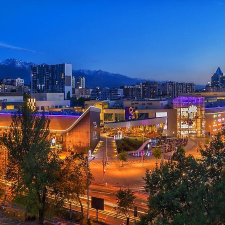 فندق Deluxe Plaza الماتي المظهر الخارجي الصورة